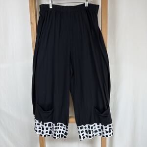 NWT Chalet "Jilly" Black White Pattern Capri Pants XL #0762 USA